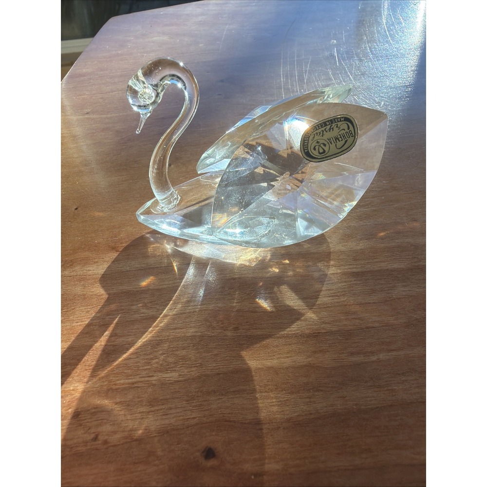 Vintage Bohemia Crystal‎ Swan Figurine Czechoslovakia Label Faceted Glass